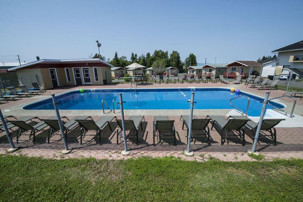 Days Inn By Wyndham Rivière-du-Loup Екстериор снимка