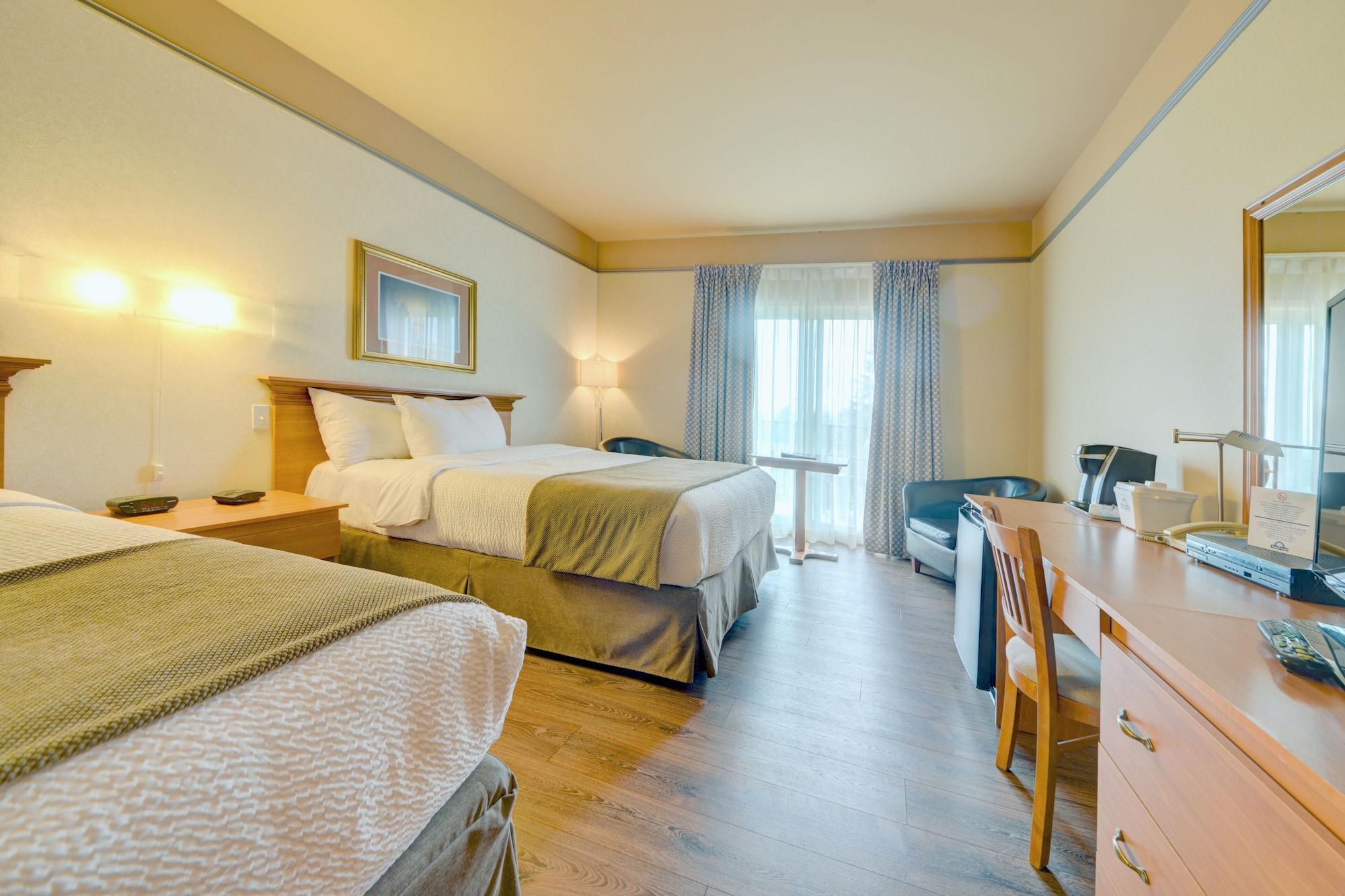 Days Inn By Wyndham Rivière-du-Loup Екстериор снимка