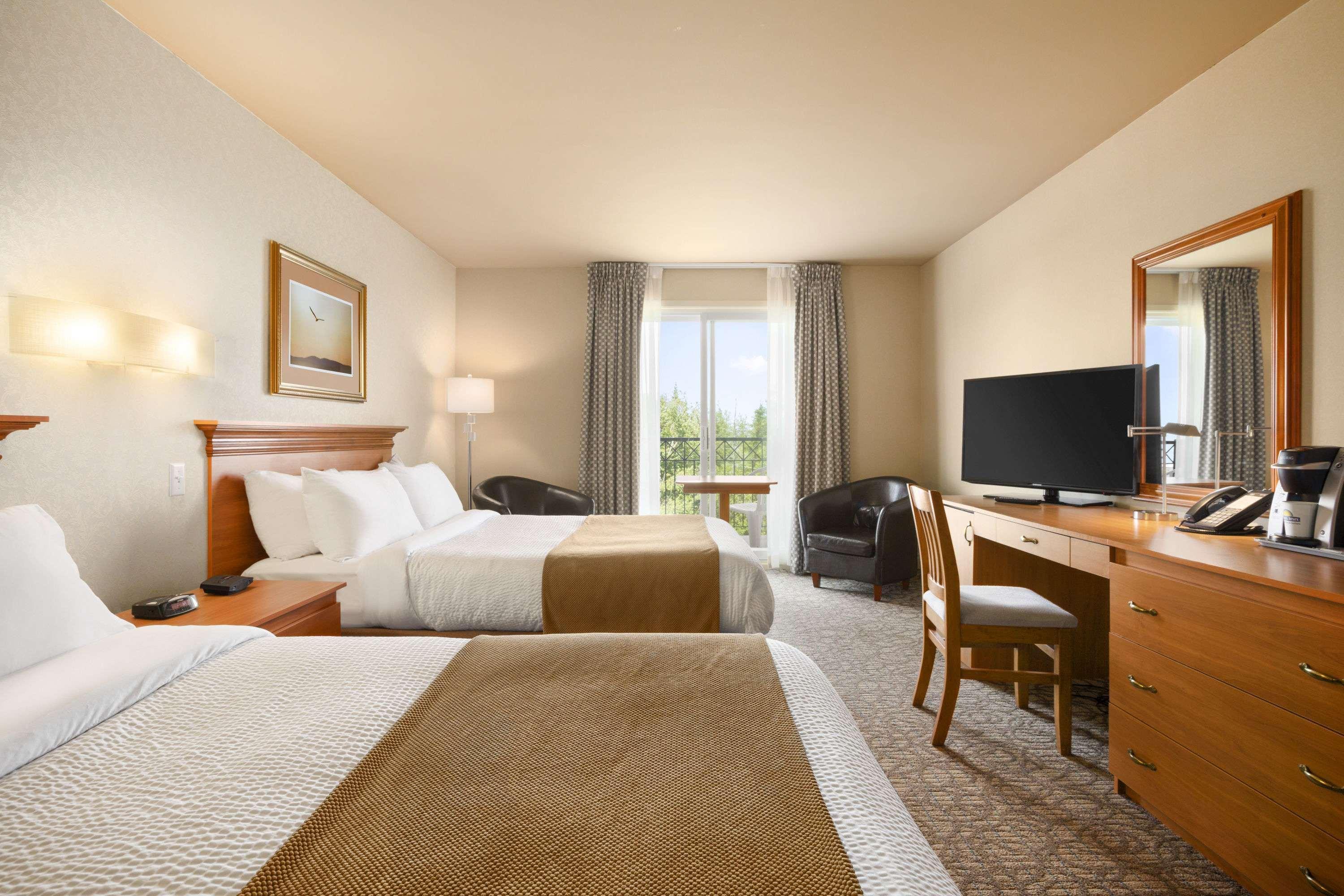 Days Inn By Wyndham Rivière-du-Loup Екстериор снимка