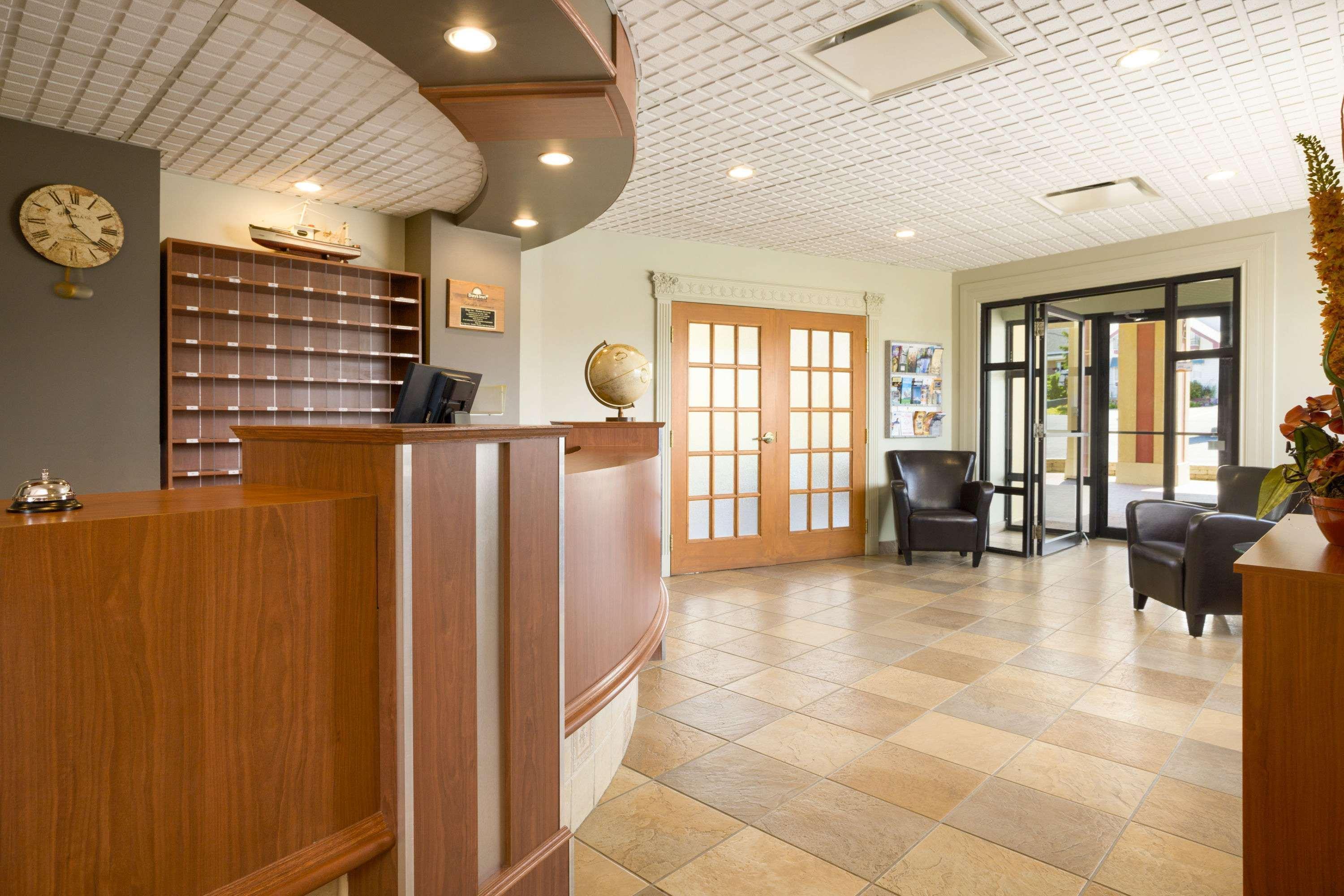 Days Inn By Wyndham Rivière-du-Loup Екстериор снимка