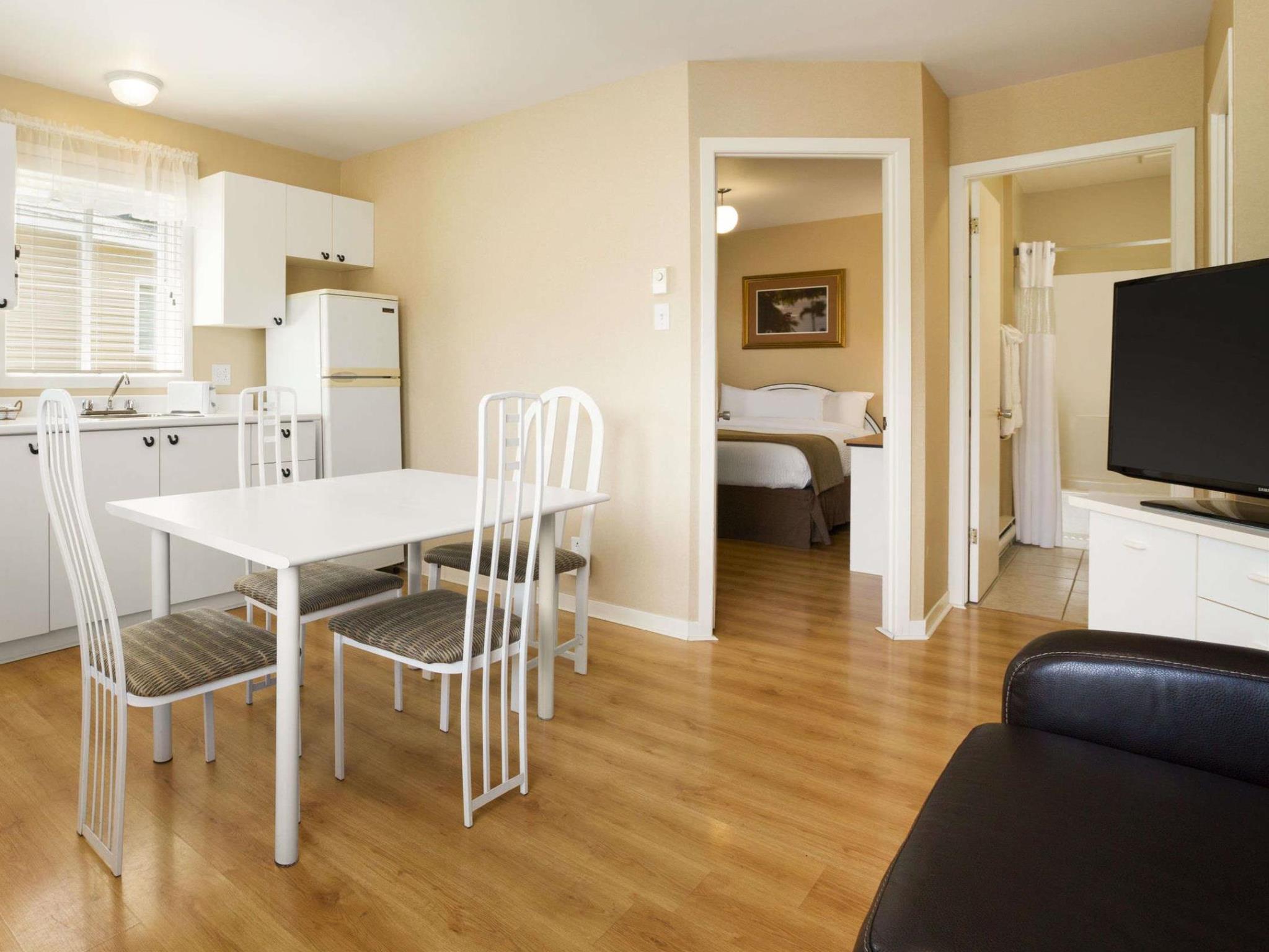 Days Inn By Wyndham Rivière-du-Loup Екстериор снимка