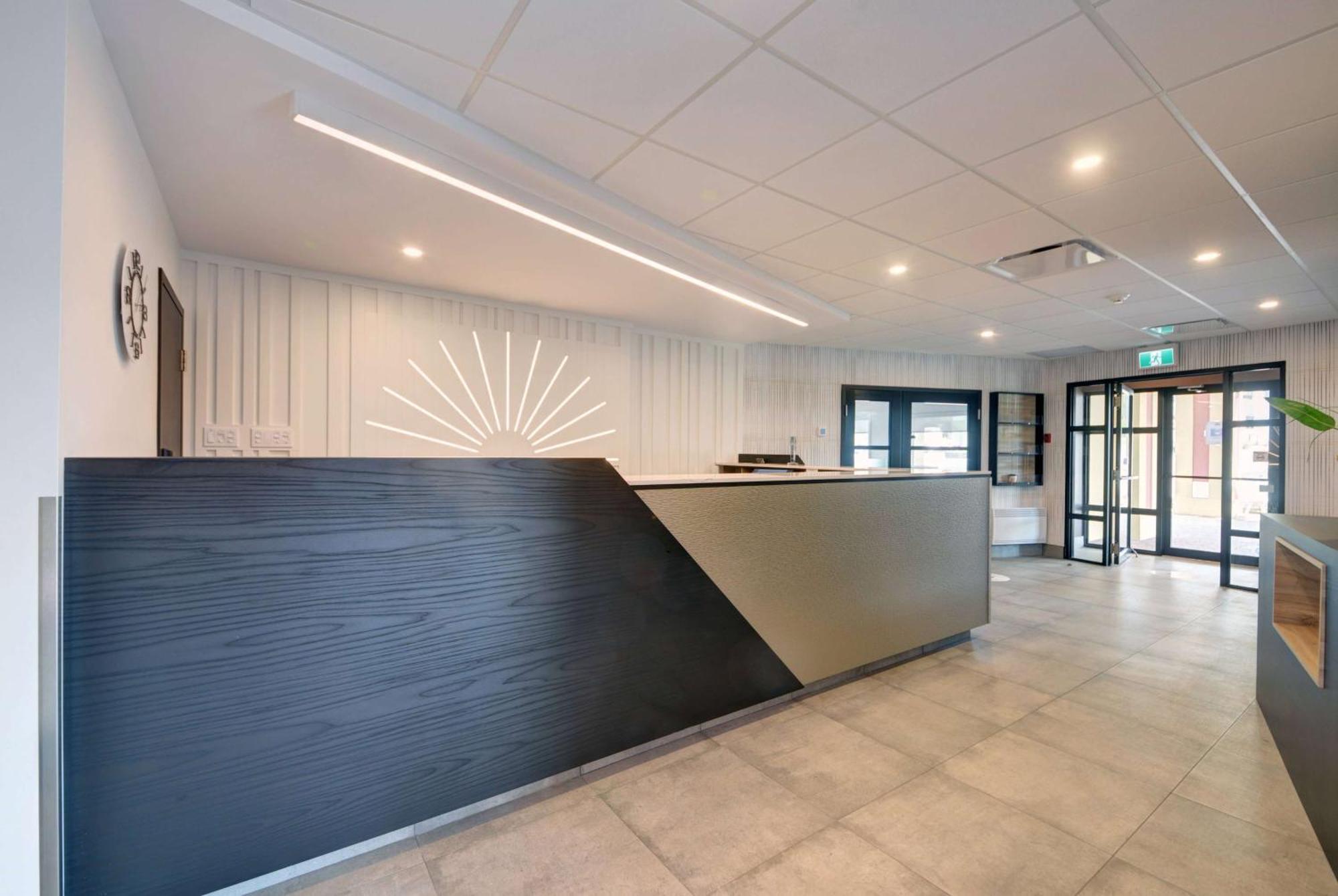 Days Inn By Wyndham Rivière-du-Loup Екстериор снимка