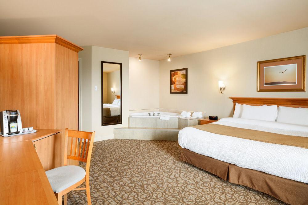 Days Inn By Wyndham Rivière-du-Loup Екстериор снимка